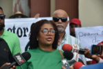 Suplidores del almuerzo escolar temen ir a la quiebra y protestan frente al Palacio Nacional