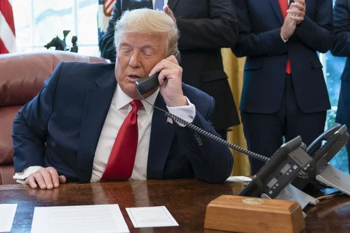 Trump acumuló más de 300 documentos clasificados en su residencia, según NYT