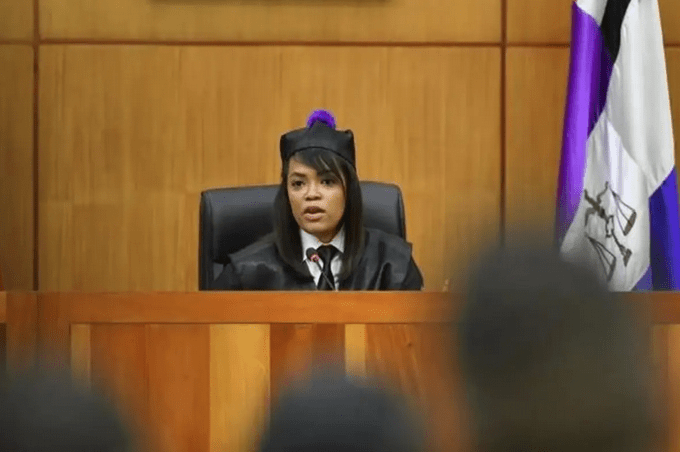 Juez aprueba a fiscales rastrear operaciones de Donald Guerrero