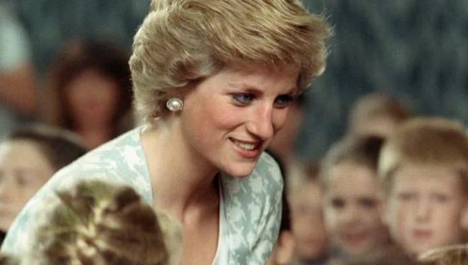 Los hijos de la princesa Diana conmemoran en privado el 25º aniversario de su muerte