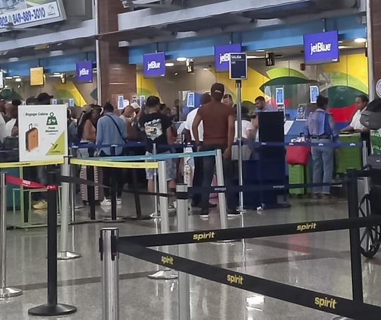 Se registraron 900 retrasos de vuelos en julio en el AILA