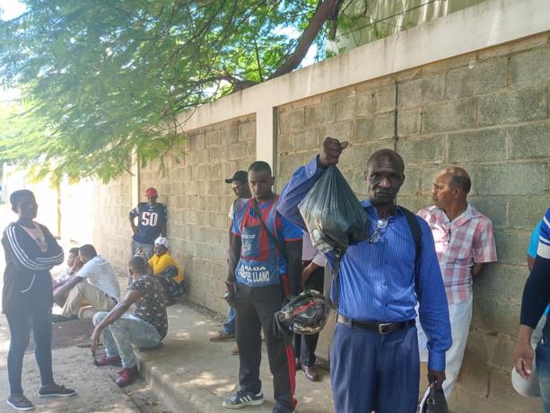 Haitianos en Haina se quejan del personal de Migración
