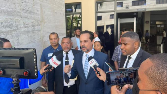 Senador demanda al Ministerio de Energía y Minas por no presentar documentos solicitados