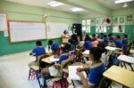 Educación licitó 35 mil butacas y reparará las existentes para lidiar con el déficit de asientos