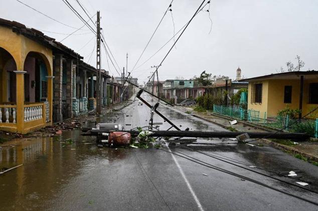 CUBA: Apagón total aumenta las penurias de millones de personas