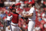 Wainwright y Molina empatan récord, pero San Luis cae, Pujols se va de 5-0