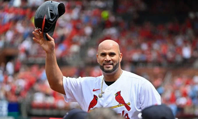Albert Pujols tras unirse a Hank Aaron como los únicos con 700 jonrones y 3,000 hits