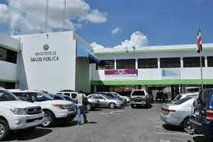 Salud Pública coloca centros móviles en Basílica de Higüey para personas afectadas por Fiona