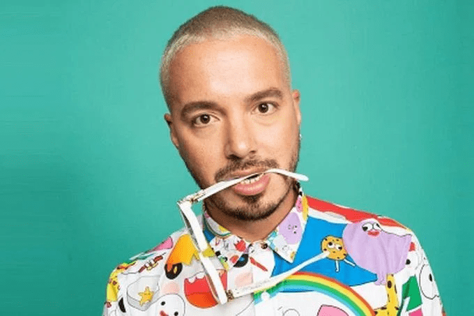 J Balvin lanza “OYE”, una aplicación bilingüe basada en sus experiencias personales de salud emocional