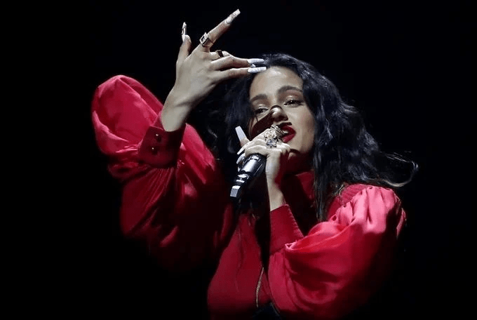 Rosalía cumple 30 años de edad en medio de su transición flamenca al pop y lo urbano