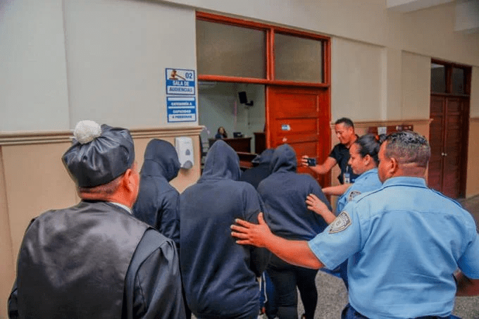 “Tengo a Dios sordo de tanto orar y orar”