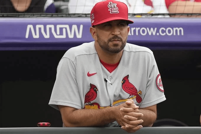 Oliver Marmol: El guionista que llevó a los Cardenales a ganar su división