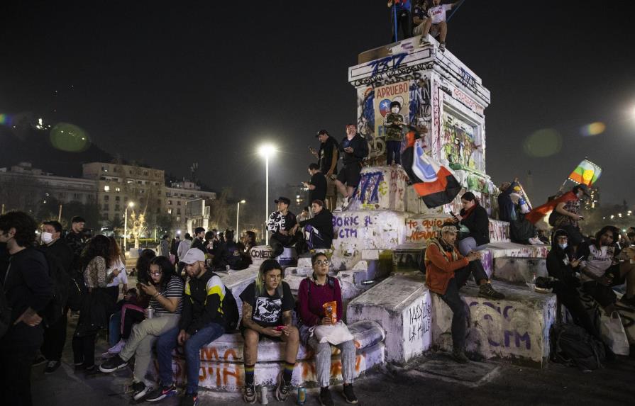 Chile rechaza con un aplastante 62,2 % la propuesta de nueva Constitución