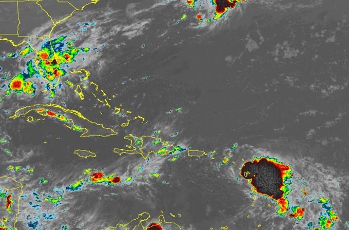 Puerto Rico habilita 357 refugios para atender a 75,000 personas ante Fiona￼