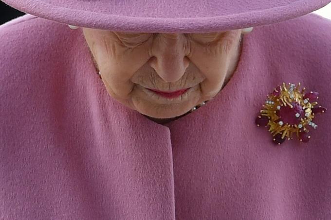 Salud de Isabel II causa preocupación de sus médicos