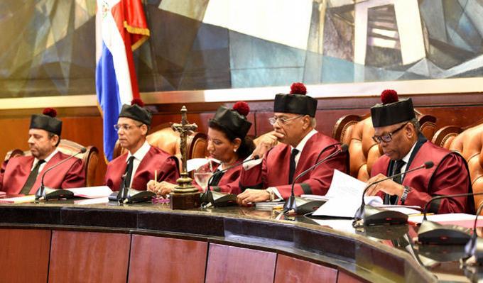 TC rechazó suspender disposición de vacunas