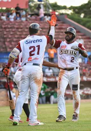 Tito Polo se roba el home y los Gigantes derrotan a las Estrellas