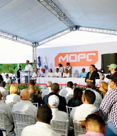 Abinader inicia obras y entrega otras en Azua, Barahona y Ocoa