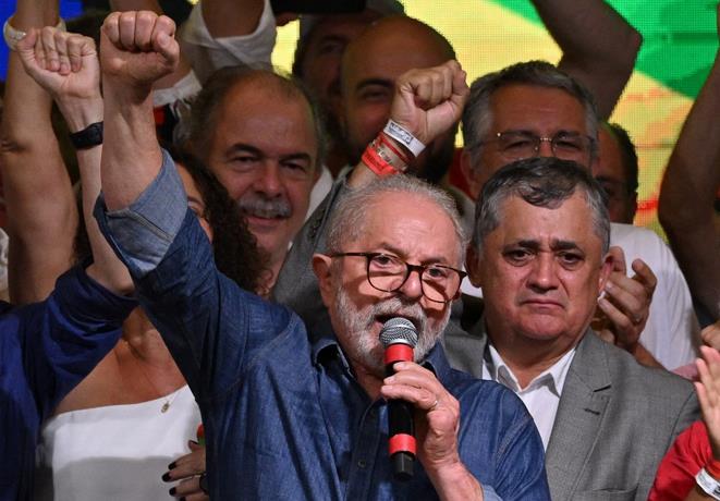 Abinader, Leonel y otros dirigentes políticos felicitan a Lula da Silva por su victoria en Brasil