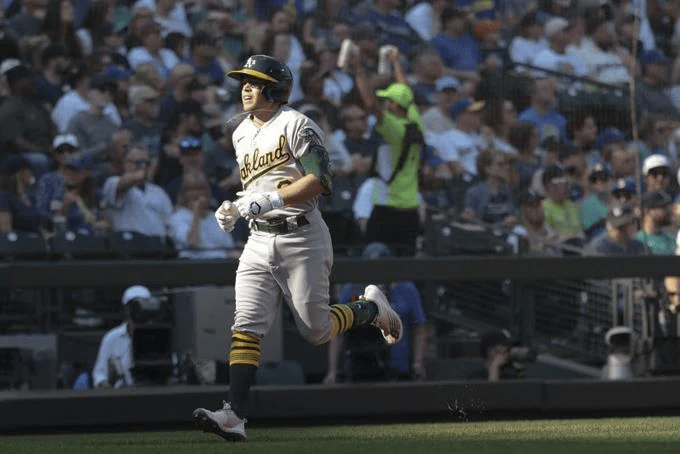 Ray concede 3 jonrones y Atléticos apalean 10-3 a Marineros