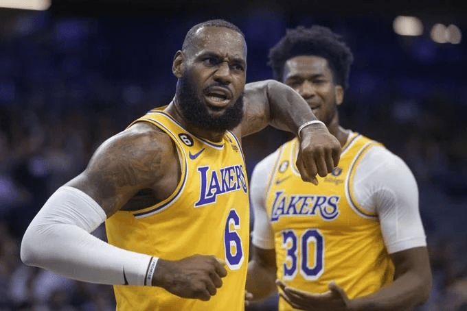 LeBron James a la caza de Kareem Abdul-Jabbar