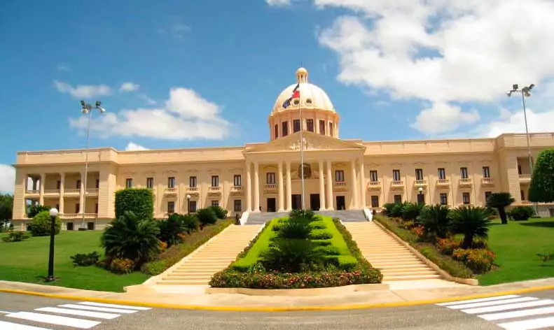 Poder Ejecutivo emite decreto que instruye a instituciones públicas priorizar compras de productos agrícolas crudos a pequeños agricultores familiares