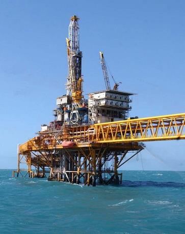 Petróleo vuelve a subir y esta vez más de US$4