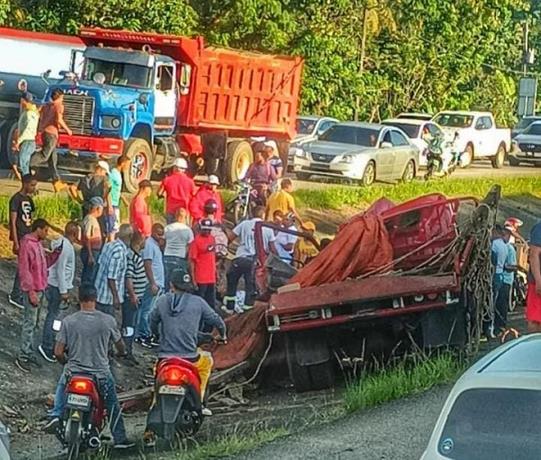 Reportan varios heridos por accidente de tránsito en la autopista Duarte