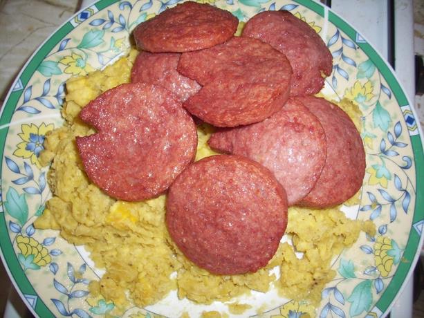 Un mangú con salami sale por más de RD$600