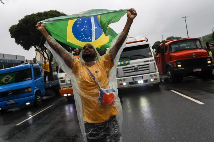 Brasil evita caos político tras derrota de Bolsonaro