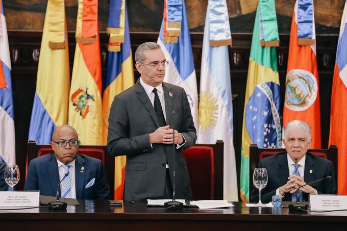 Luis Abinader: “Nosotros hemos decidido apostar a una profunda transformación de nuestra Policía Nacional”