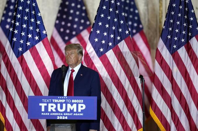 Juez dice que Donald Trump debe contratar abogado para nueva demanda