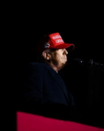 Trump podría lanzar su candidatura presidencial a partir del próximo 14 de noviembre, según fuentes próximas