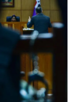 Unos presos y otros en la casa esperan juicios por corrupción