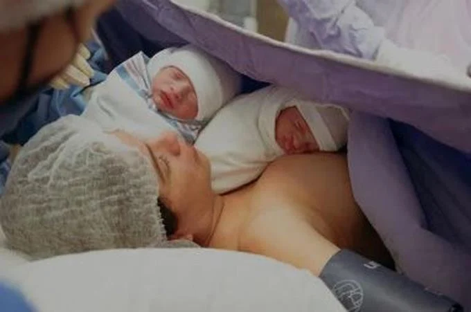 Nacen en EE.UU. unos gemelos de embriones congelados hace 30 años