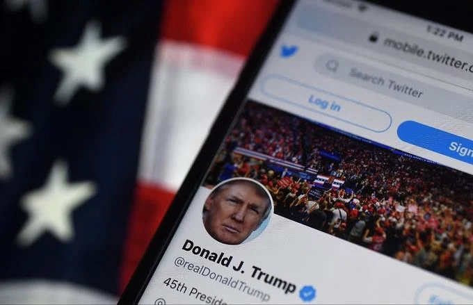 Trump señala los problemas de Twitter y asegura que se quedará en su red social, Truth Social