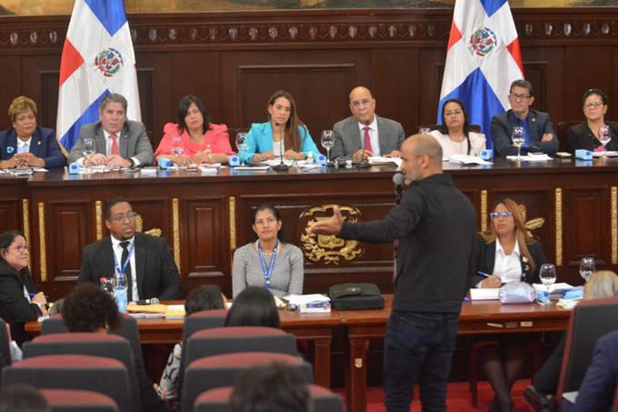 Exponen pesares por apatía con el autismo
