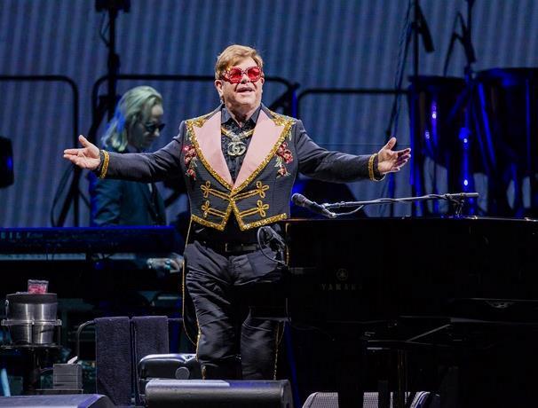 Elton John dejará de usar Twitter por las políticas de Elon Musk