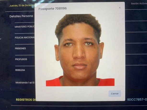 Policía mata a uno de tres hombres que intentaron penetrar en supermercado de Santiago