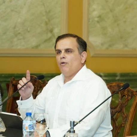 Gobierno dice economía “va por buen camino”