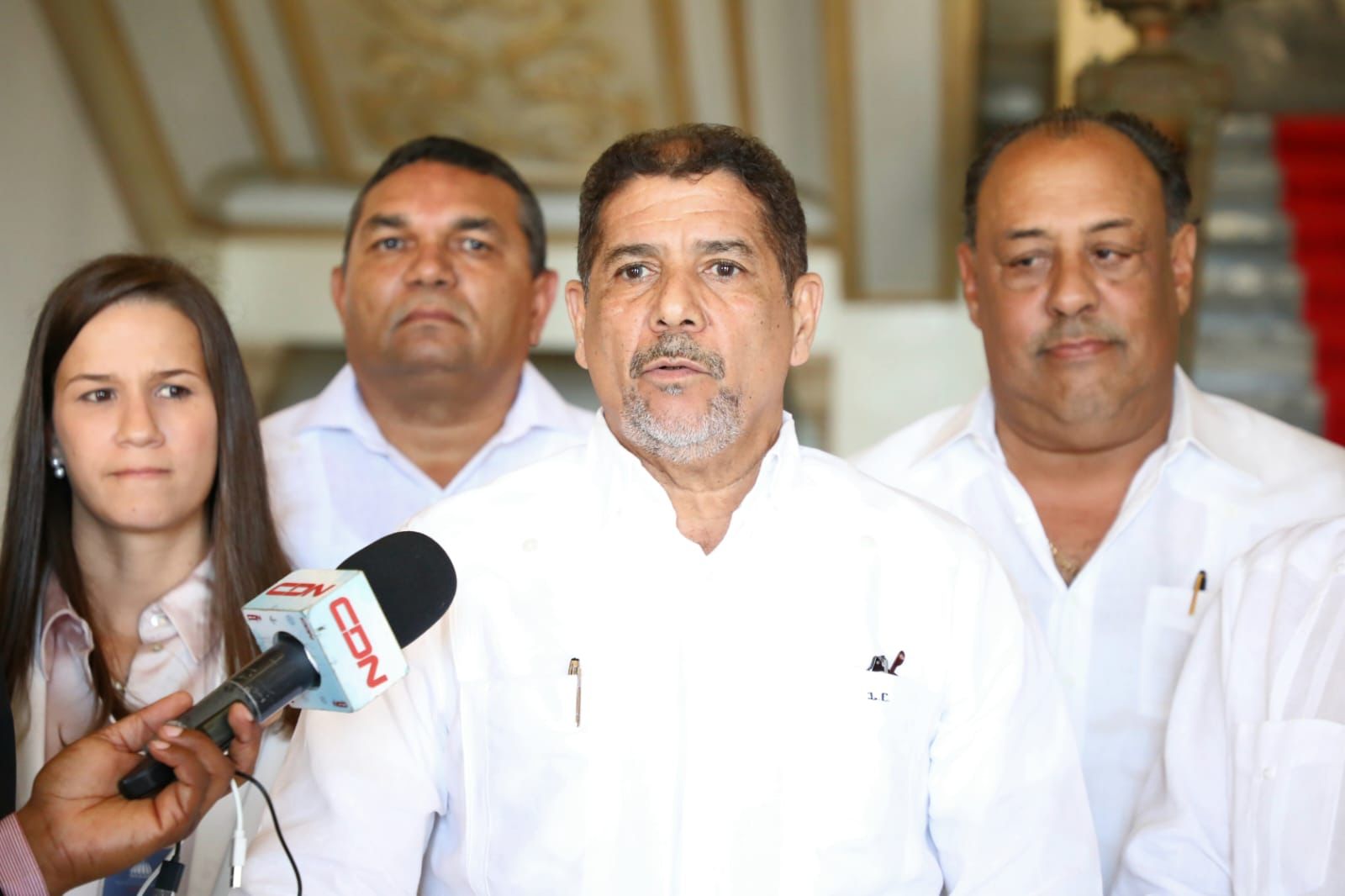 Gobierno y productores de huevos acuerdan aumentar su producción y garantizar suministros y precios estables al país