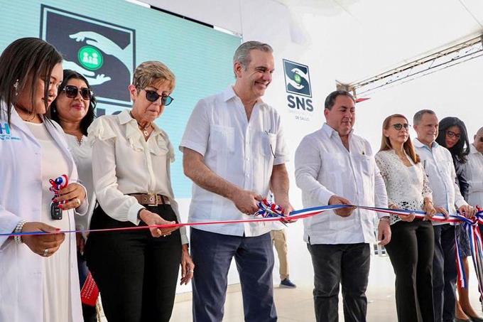 Abinader inaugura obras en Puerto Plata