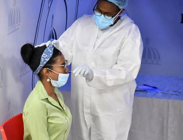 Salud Pública registra 48 casos de covid y una baja en las muestras de PCR