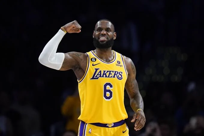 LeBron James está imparable a sus 38 años