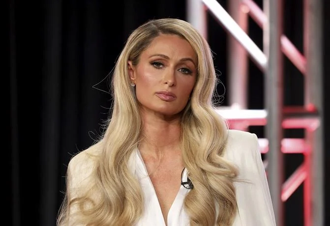 Paris Hilton sorprende al anunciar que se convierte en madre