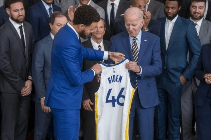 Joe Biden elogia la garra y compromiso de los Warriors de Golden State