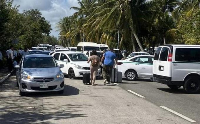 EE.UU alerta por conflicto entre taxistas y servicio de Uber al sur de México