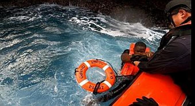 Guardacostas rescatan a 19 haitianos varados en isla Monito en Puerto Rico