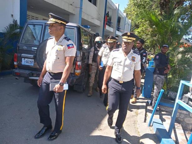 Pandillas haitianas se lanzan con todo contra agentes de la Policía