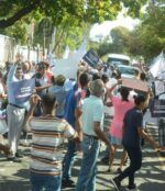 Aires de reelección y enfrentamientos cerca del Congreso